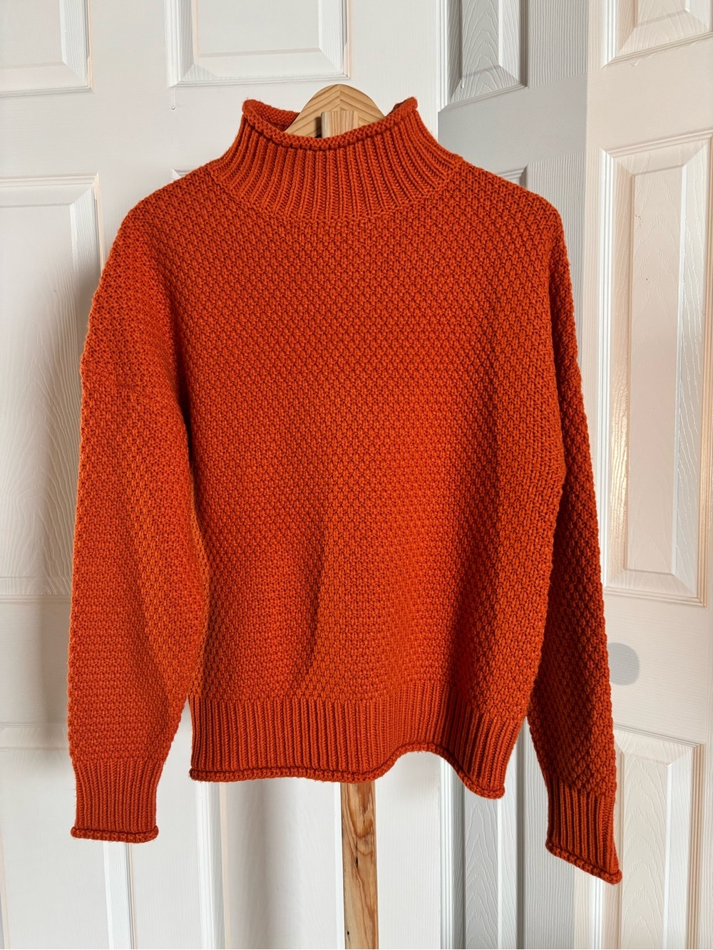 Textured Ribbed Turtleneck Sweater in Deep Orange